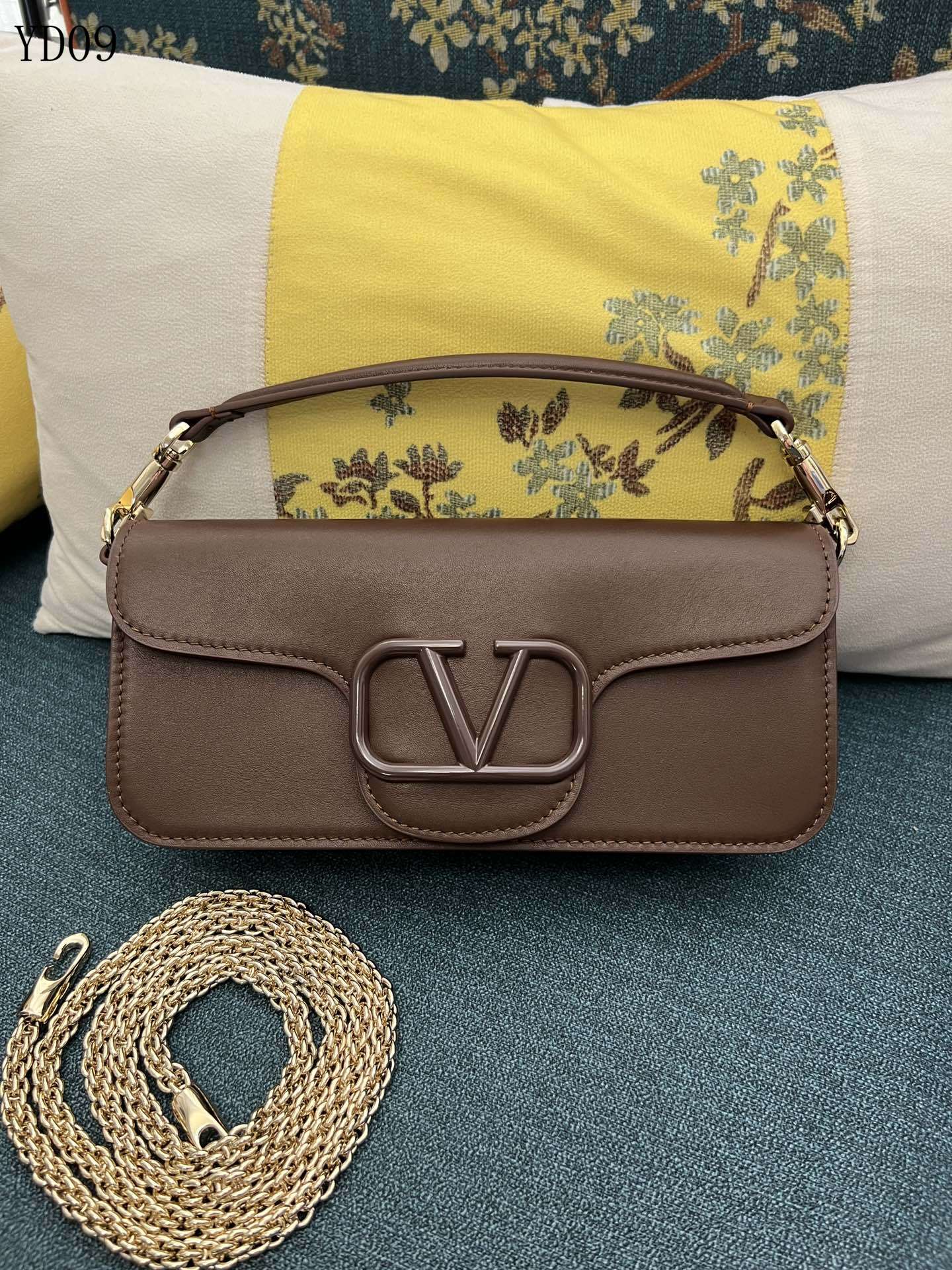 Garavani VLogo Signature Bag