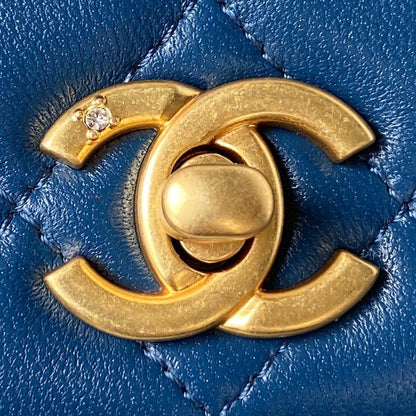 19 Woc Quilted Chain Bag