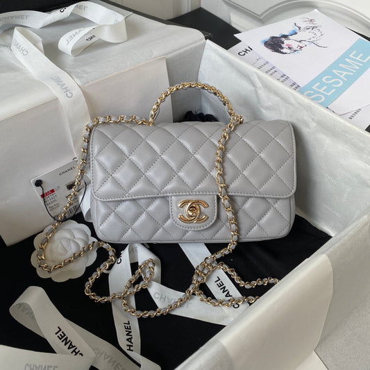 Diamond Top Handle Flap Bag 21 cm