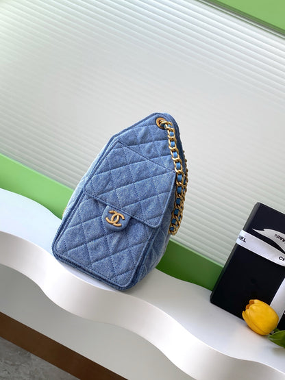 25 Medium Quilted Hobo Handbag