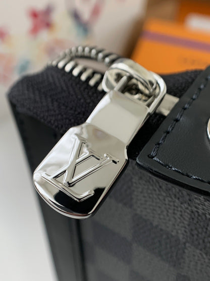 Pochette Voyage Clutch Bag