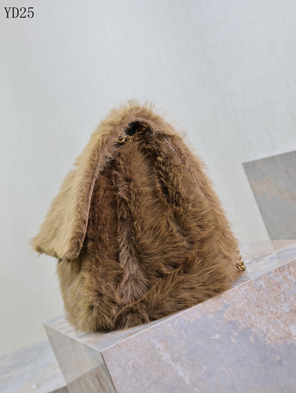 Niki Large in Shearling Bag