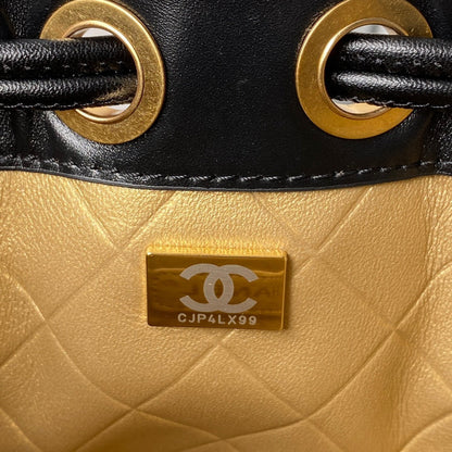 Classic Bucket Bag