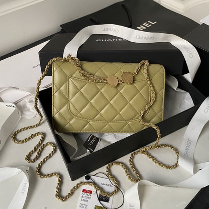 19 Woc Quilted Chain Bag