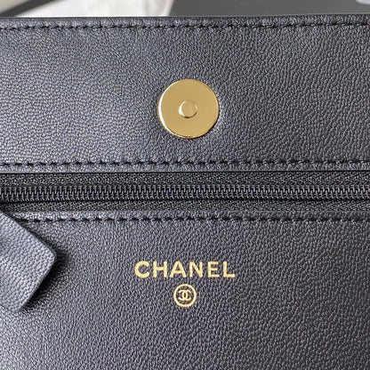 Classic Quilted Wallet on Chain