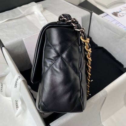 19 Flap Bag 26 cm