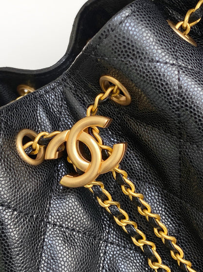 25 Medium Quilted Hobo Handbag