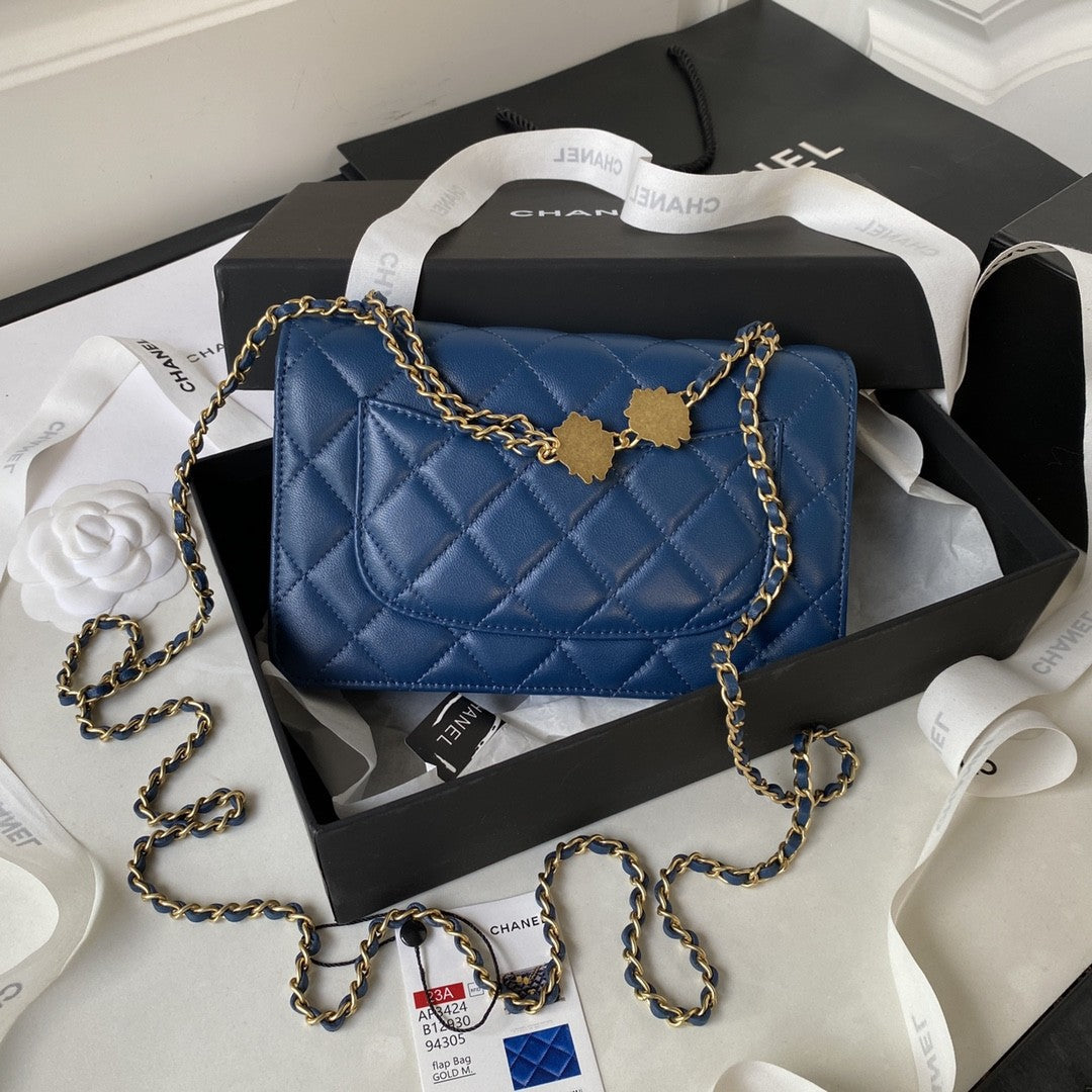 19 Woc Quilted Chain Bag