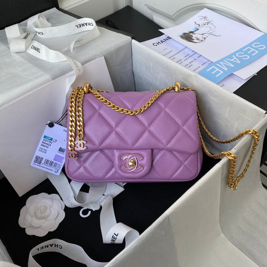 Matelasse Chain Shoulder Bag