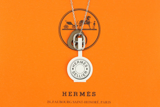 Maillon Leather Pendant Necklace – Silver & White
