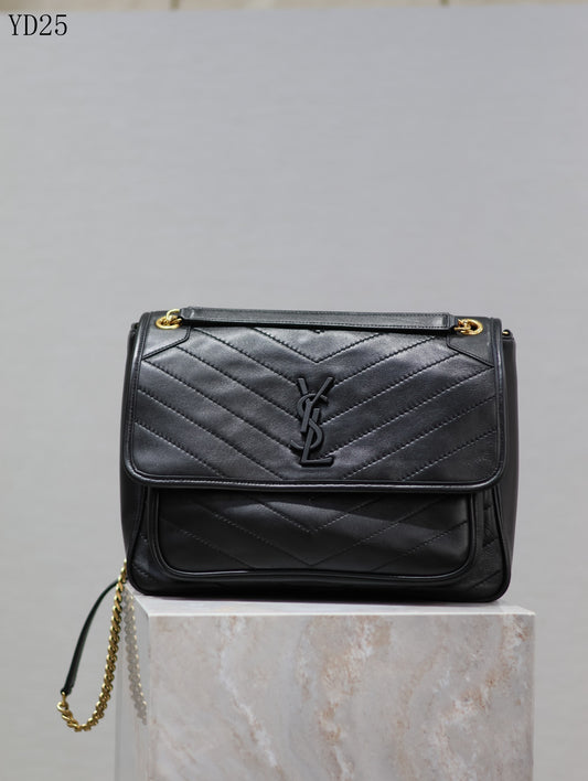 Niki Medium Leather Bag