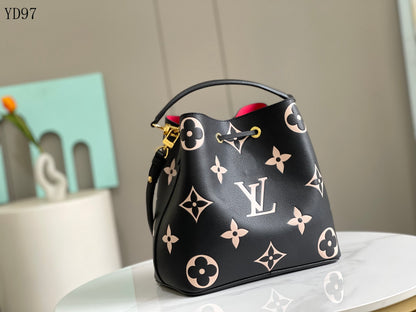 NeoNoé Bucket Bag