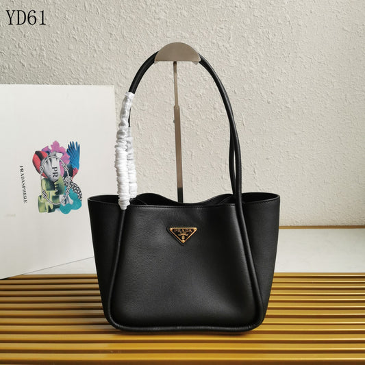 Tote Bag in Soft Grain Leather