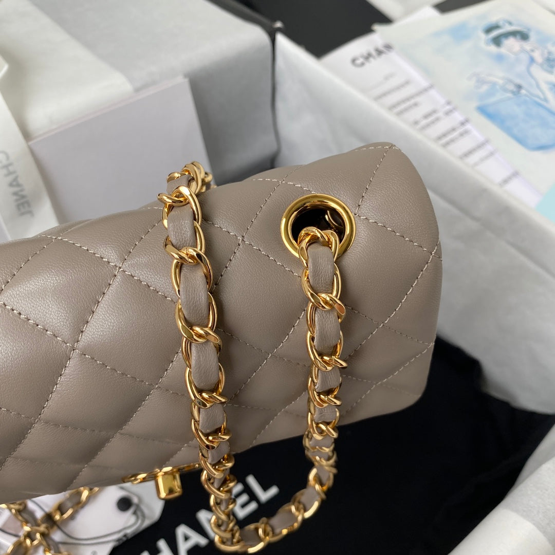1.55 Classic Quilted Flap Bag