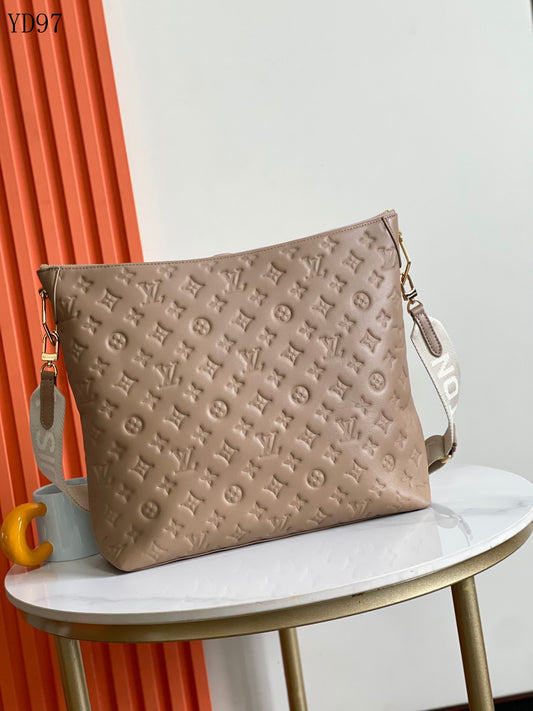 Coussin Hobo MM Bag