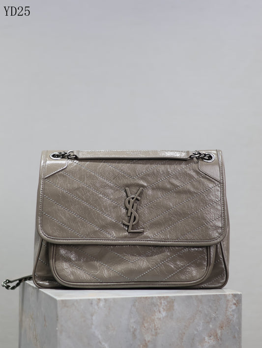 Niki Medium Leather Shoulder Bag