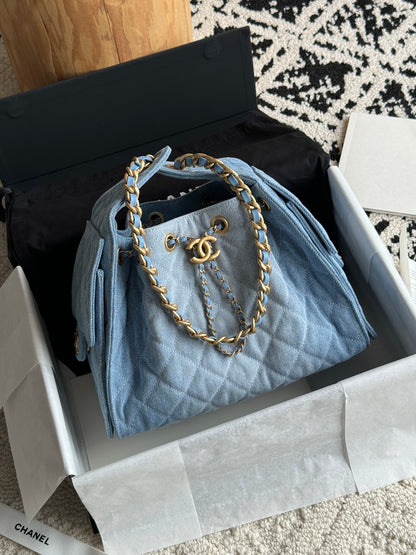 25 Medium Quilted Hobo Handbag