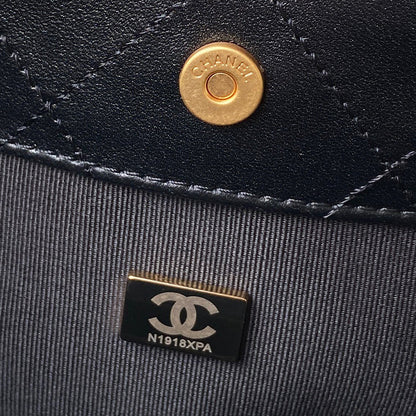 Quilted Lambskin Shoulder Bag with Gold Chain