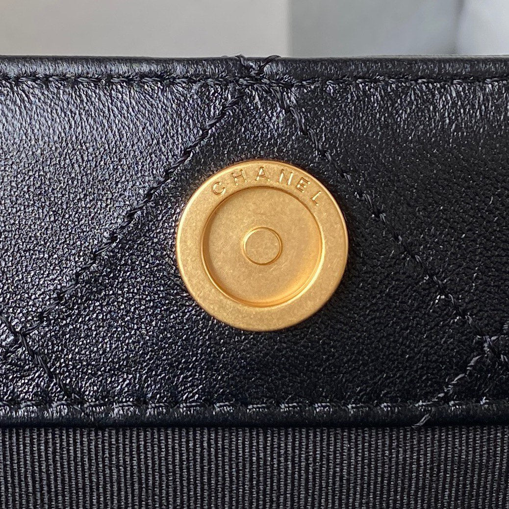 Quilted Lambskin Shoulder Bag with Gold Chain