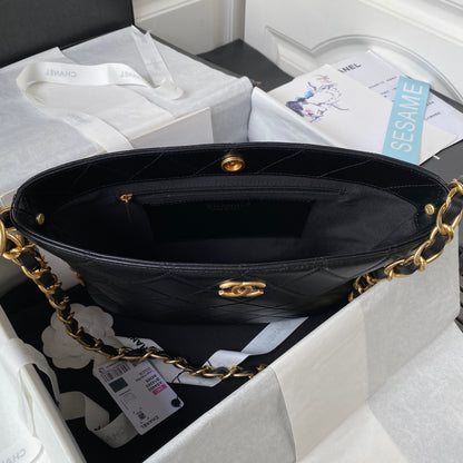 Quilted Lambskin Shoulder Bag with Gold Chain