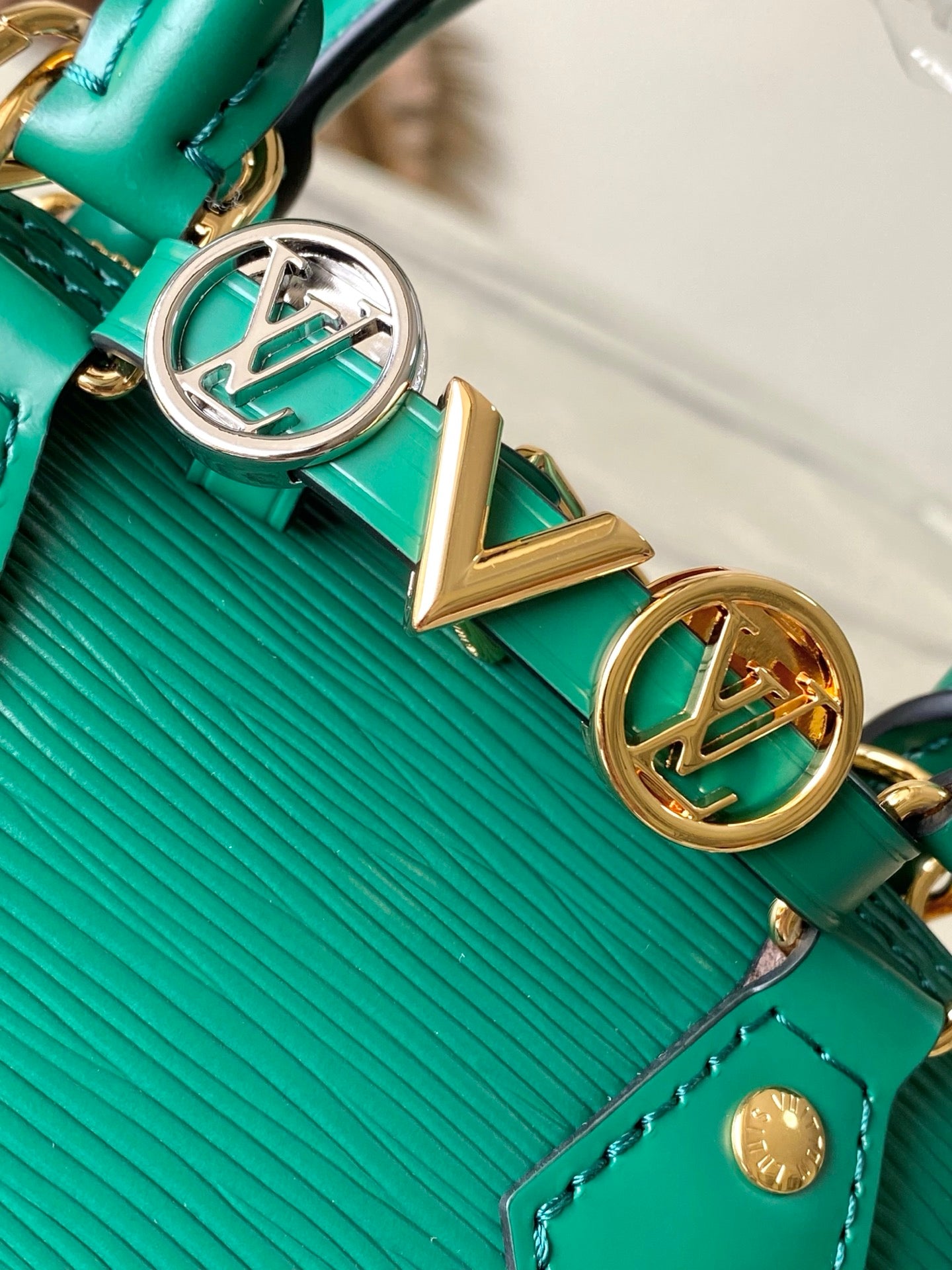Alma Mini Patent Leather with Chain Strap