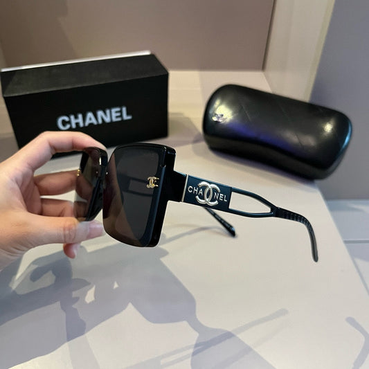 Square Oversized Black Gradient Sunglasses