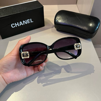 Black Frame Sunglasses