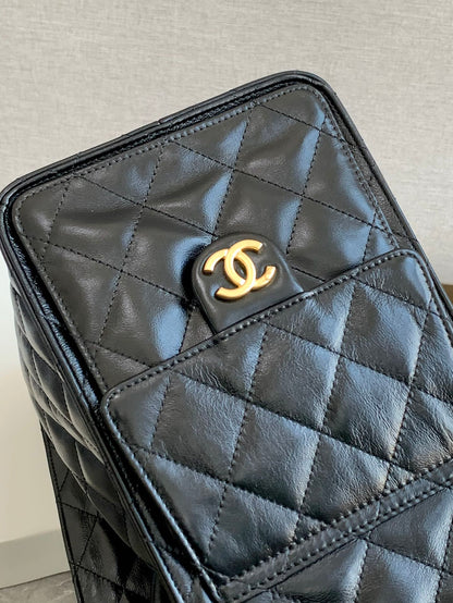 25 Large Quilted Handbag