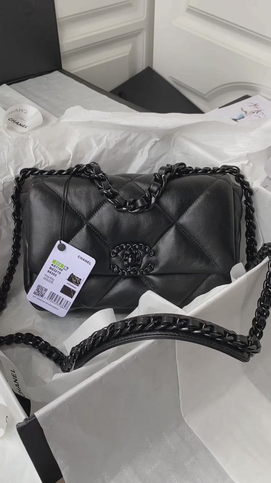 19 Flap Bag