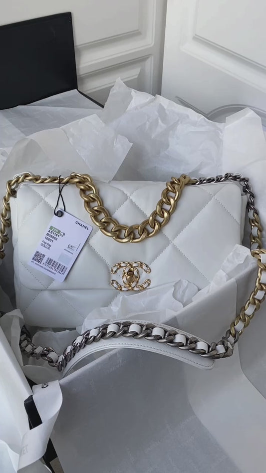 19 Flap Bag