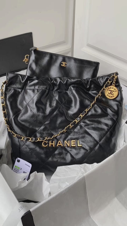 22 Large Handbags