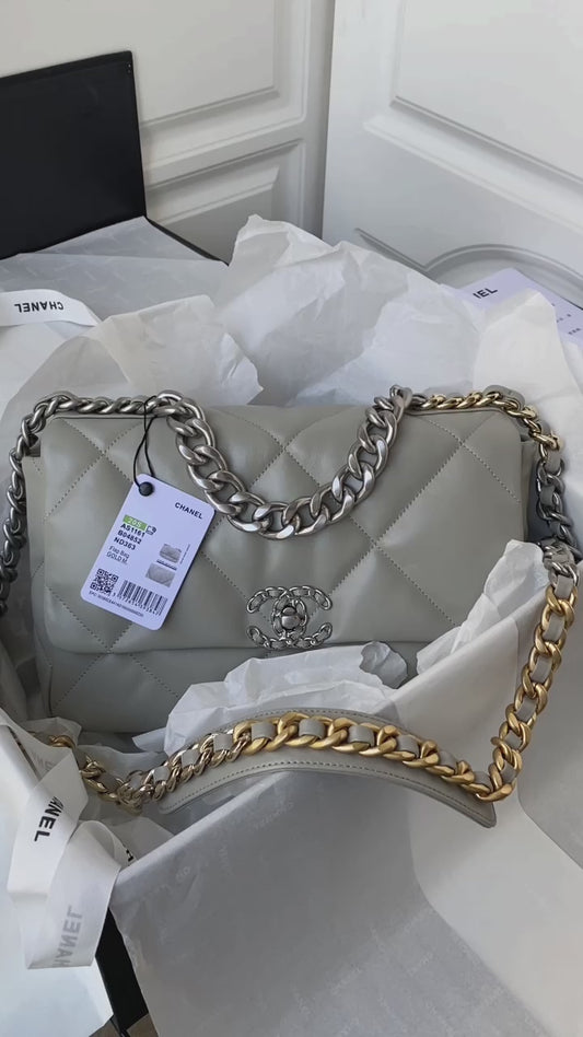 19 Flap Bag